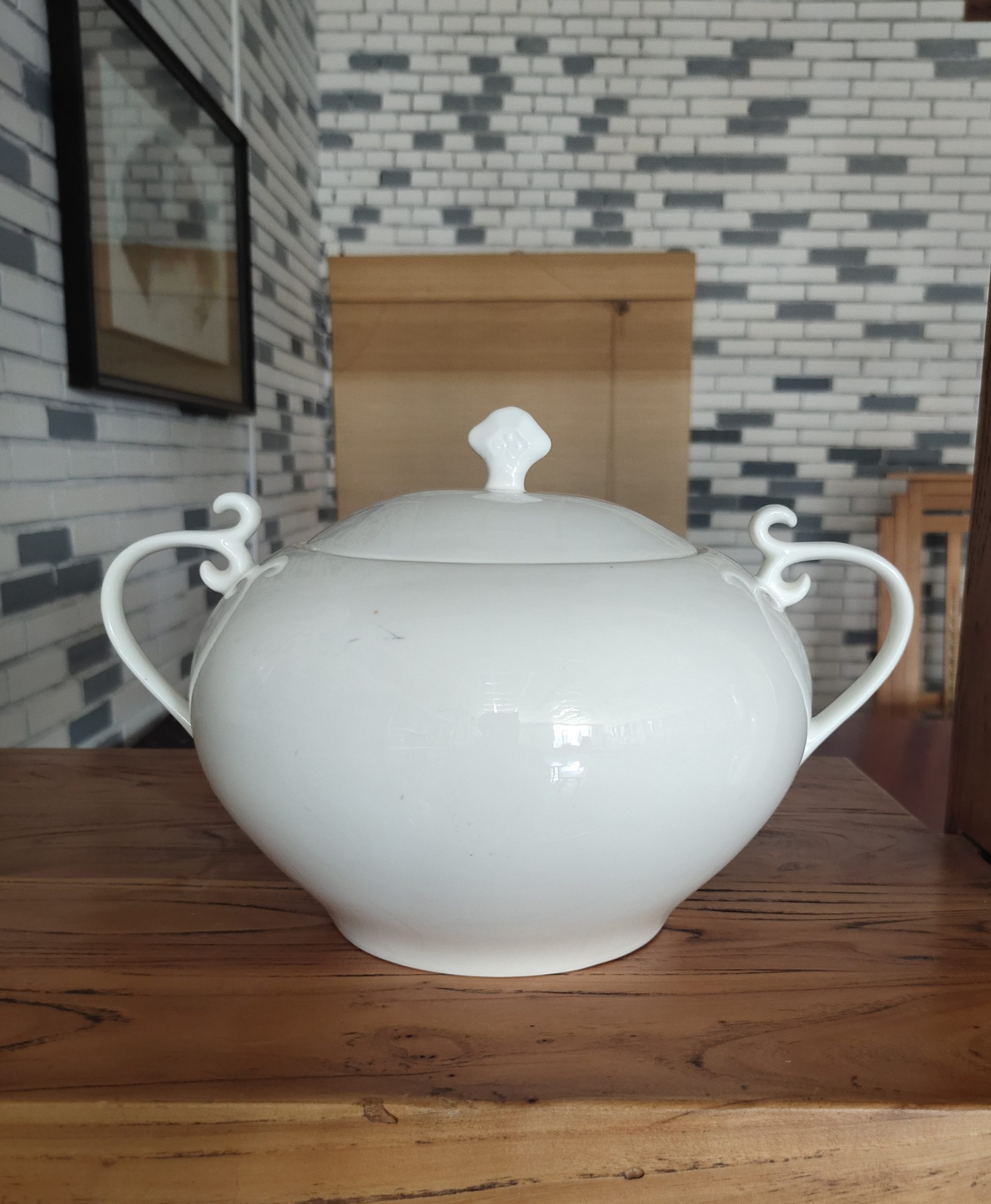 骨质瓷品锅批发处理，外贸尾货陶瓷品锅处理，都是一级品